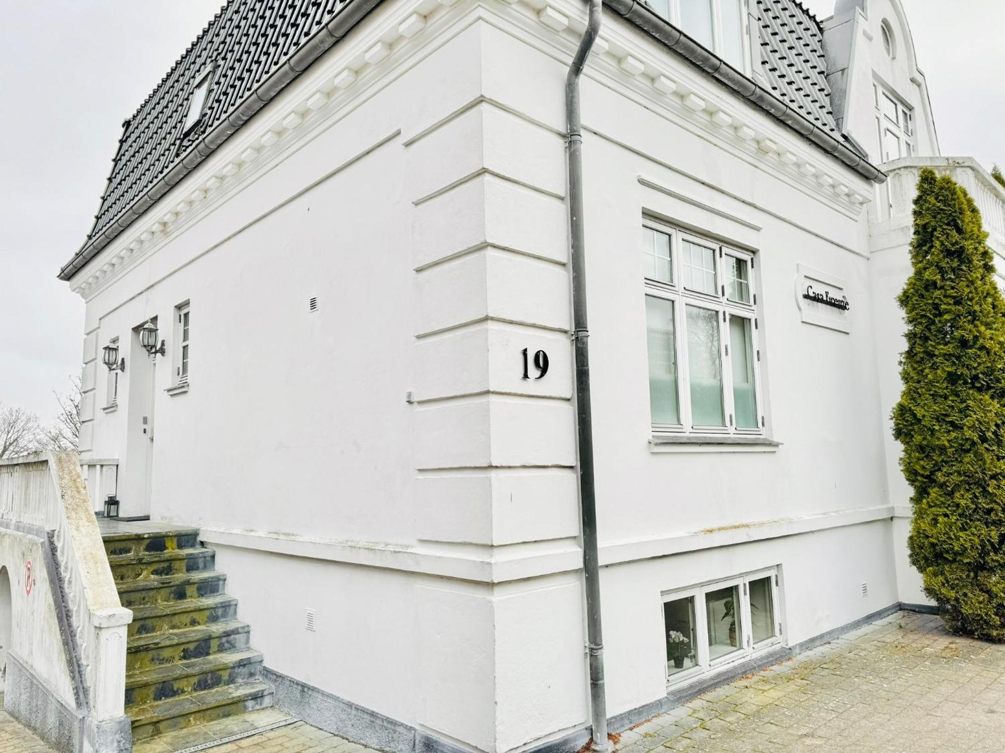 Adnana - Villa Firenze - 2 Bedrooms Bright Apartment Aalborg Exterior foto